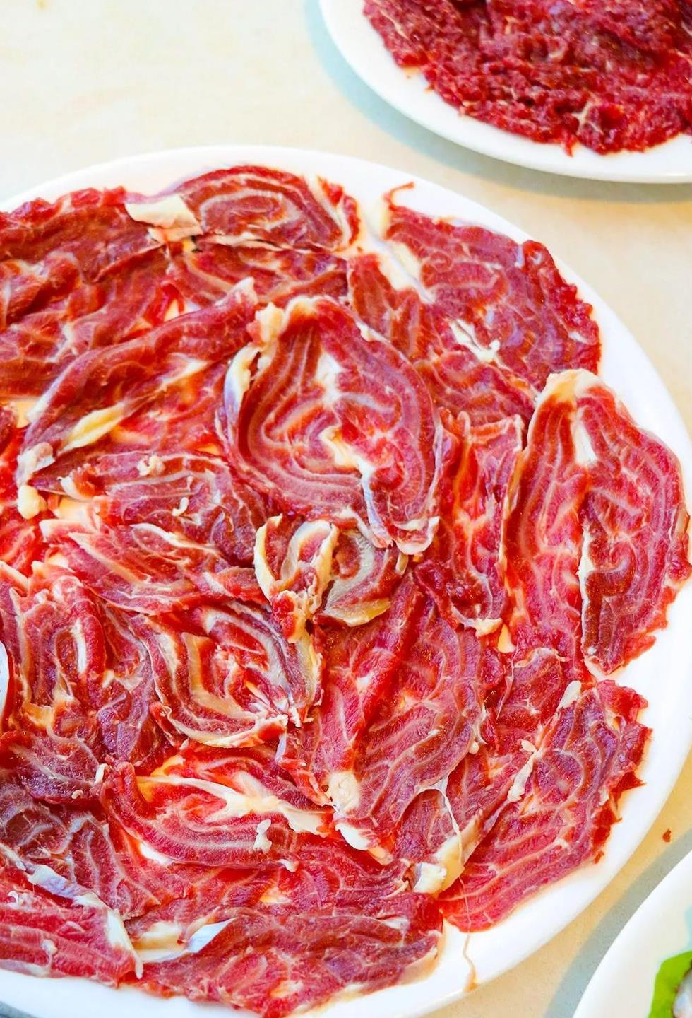 4.6折壕吃牛肉盛宴!一人一锅撑到爆炸!还让我吃爱生气的鱼…|爆炸|牛