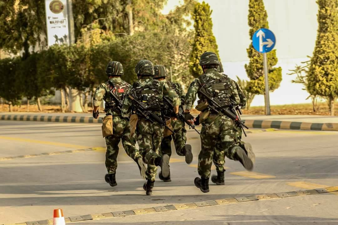 在约旦参加国际特战比武的中国武警