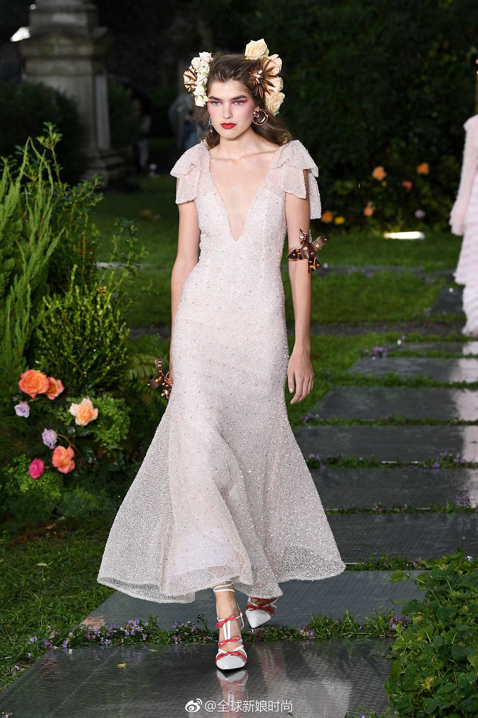 2019年春夏纽约时装周上适合新娘穿着的连衣裙