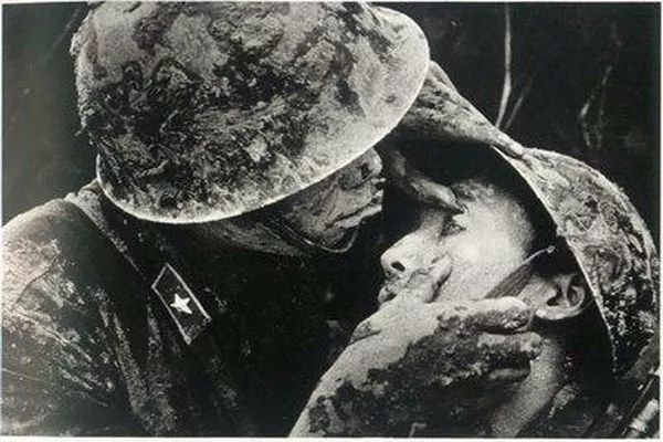 如果当年不穿军装,哪懂得那份稚嫩背后的坚韧与伟岸?