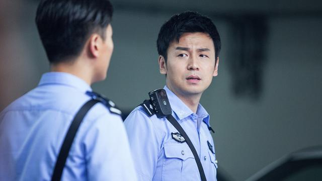 2010年,因饰演电视剧《杜拉拉升职记》里的约翰常而受到关注.