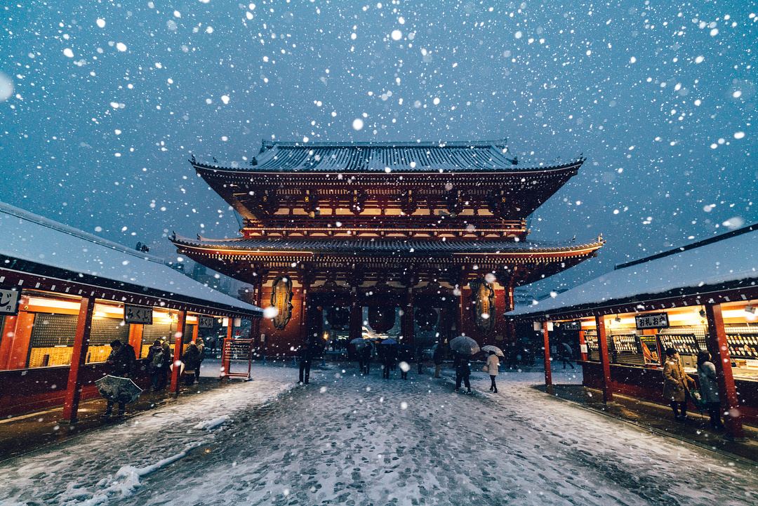 日本雪景最美的城市图片