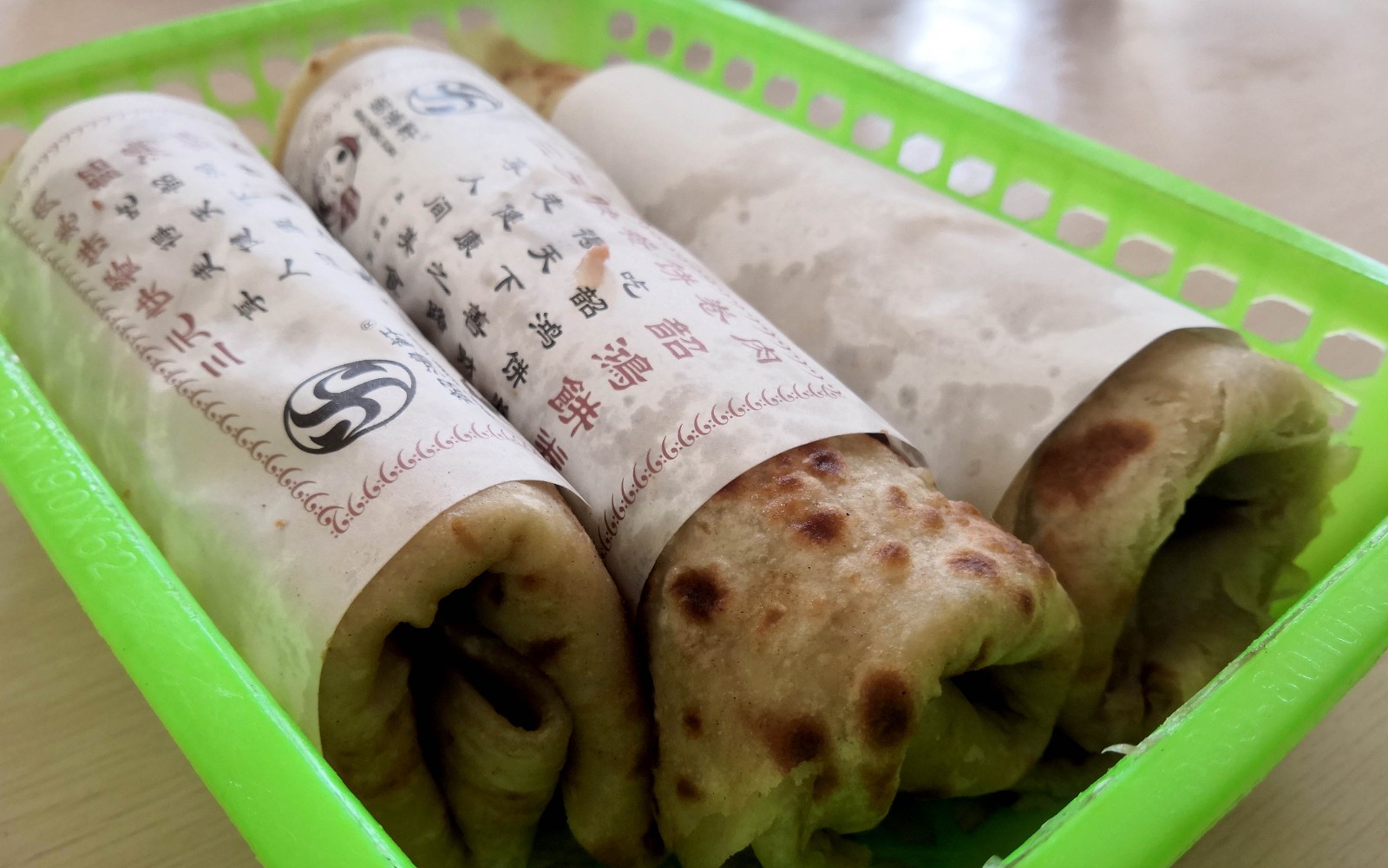 直径近一米的大饼卷熏肉 看一眼就流口水!_新浪看点