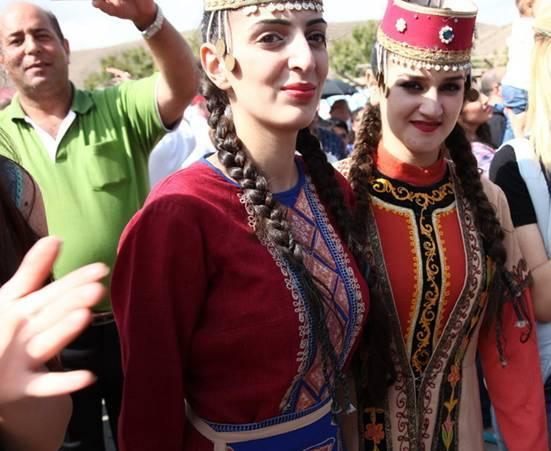 西亚一个美女众多的小国 人们却说祖先来自中国