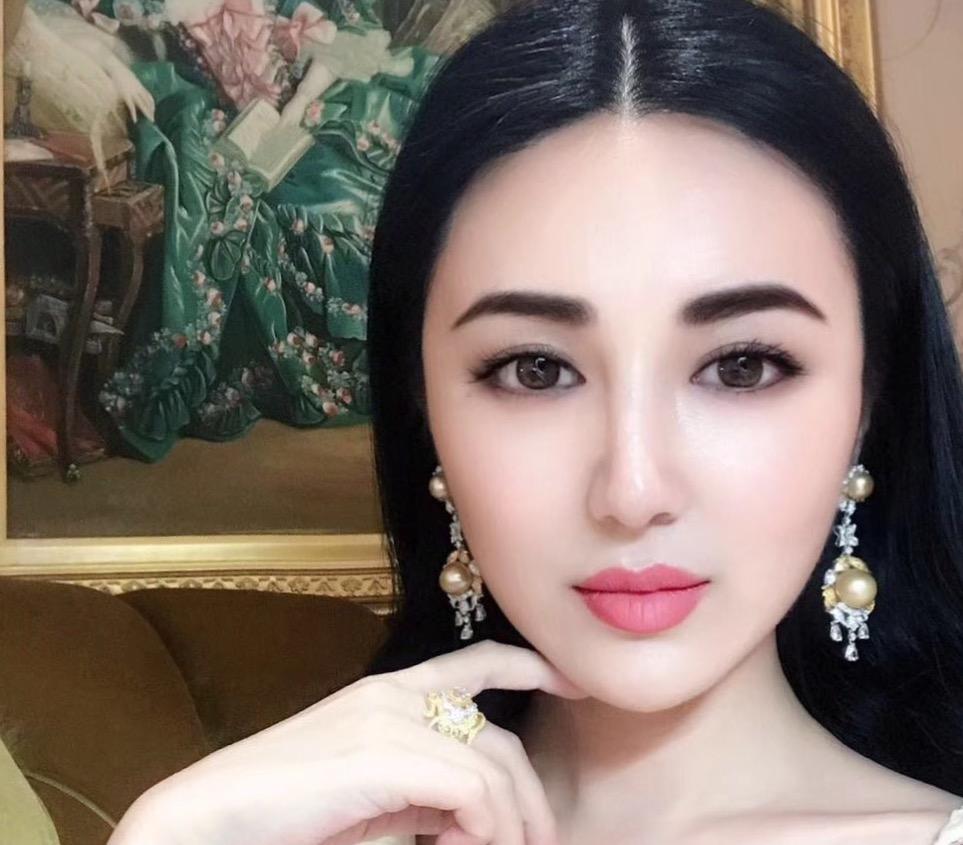 李艳冰和小伙伴为天使之家孤儿院献爱心获众赞