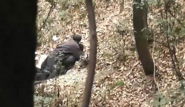 儿子发现爹常去树林,跟去后看到的场景让他悲愤交加|大妈|老人|大爷