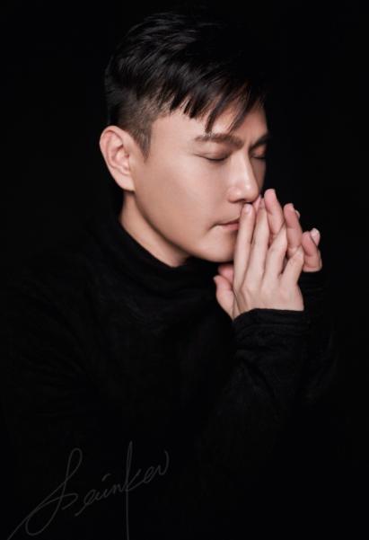 张信哲大谈感情观喜欢一个人会很直接不在乎你能不能接受