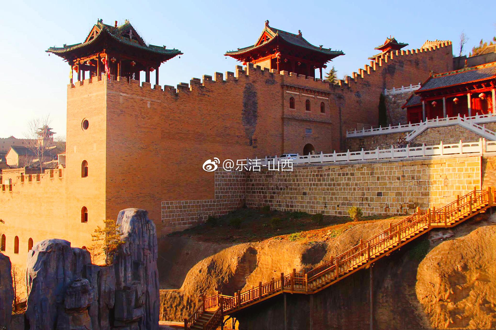 山西沁水郑村镇湘裕村,被誉为"中国北方明代第一古城堡"93兵洞连城