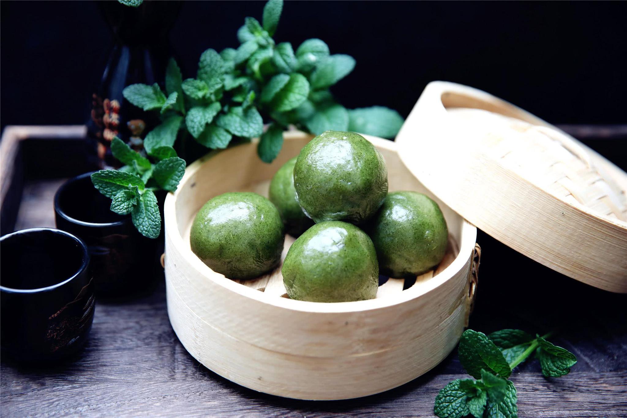 清明节必吃美食轻松自制油绿如玉软糯香甜一开口就停不了