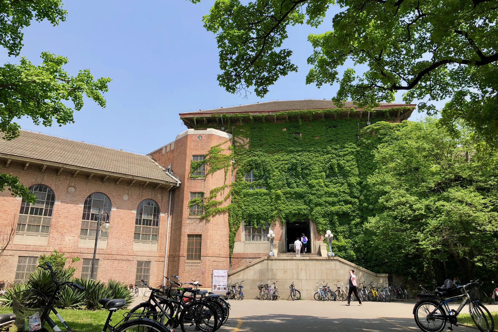 春游清华园:读万卷书,图书馆.清华大学107周年校庆专题_新浪看点