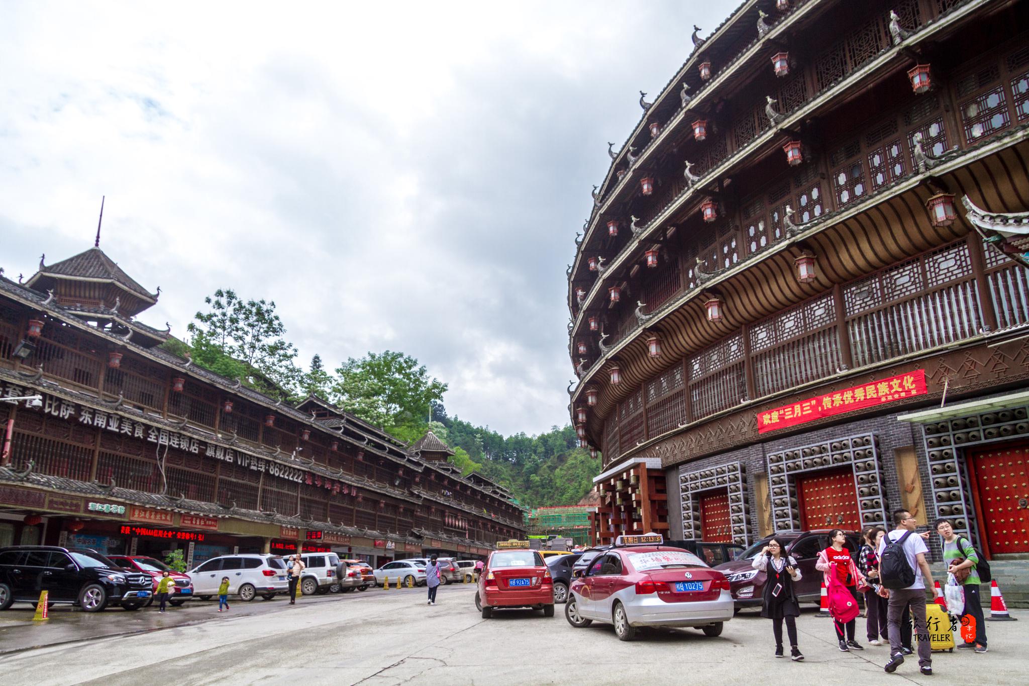 三江鼓楼是三江侗族自治县的标志性景观之一,享有"世界第一鼓楼"的