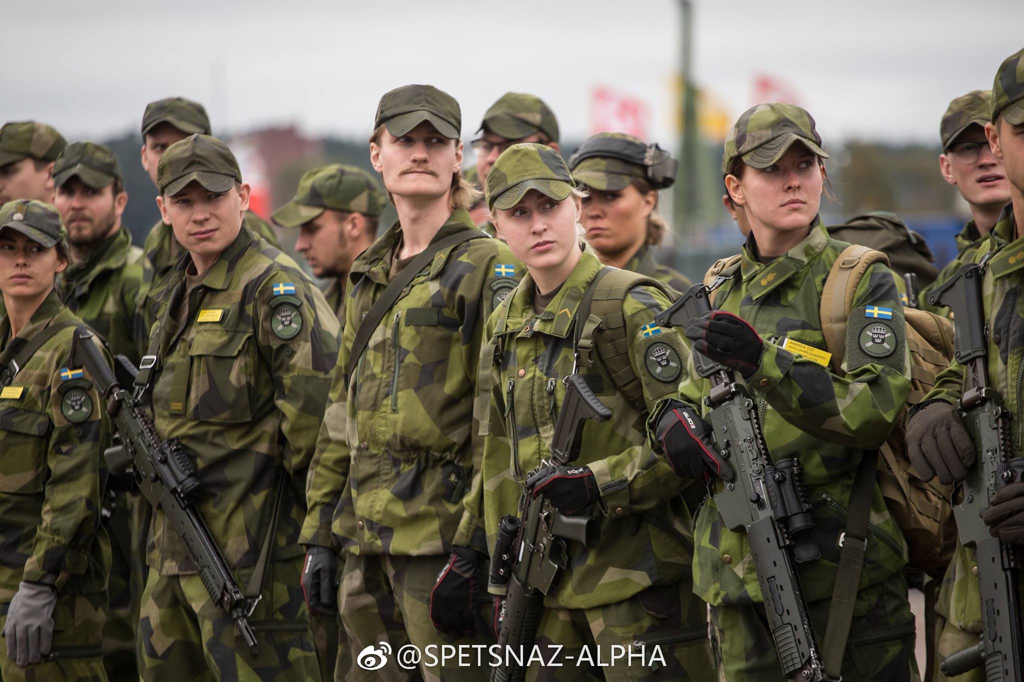 2017年9月,瑞典陆军a9炮兵团的第91炮兵营的装备正在进行运输