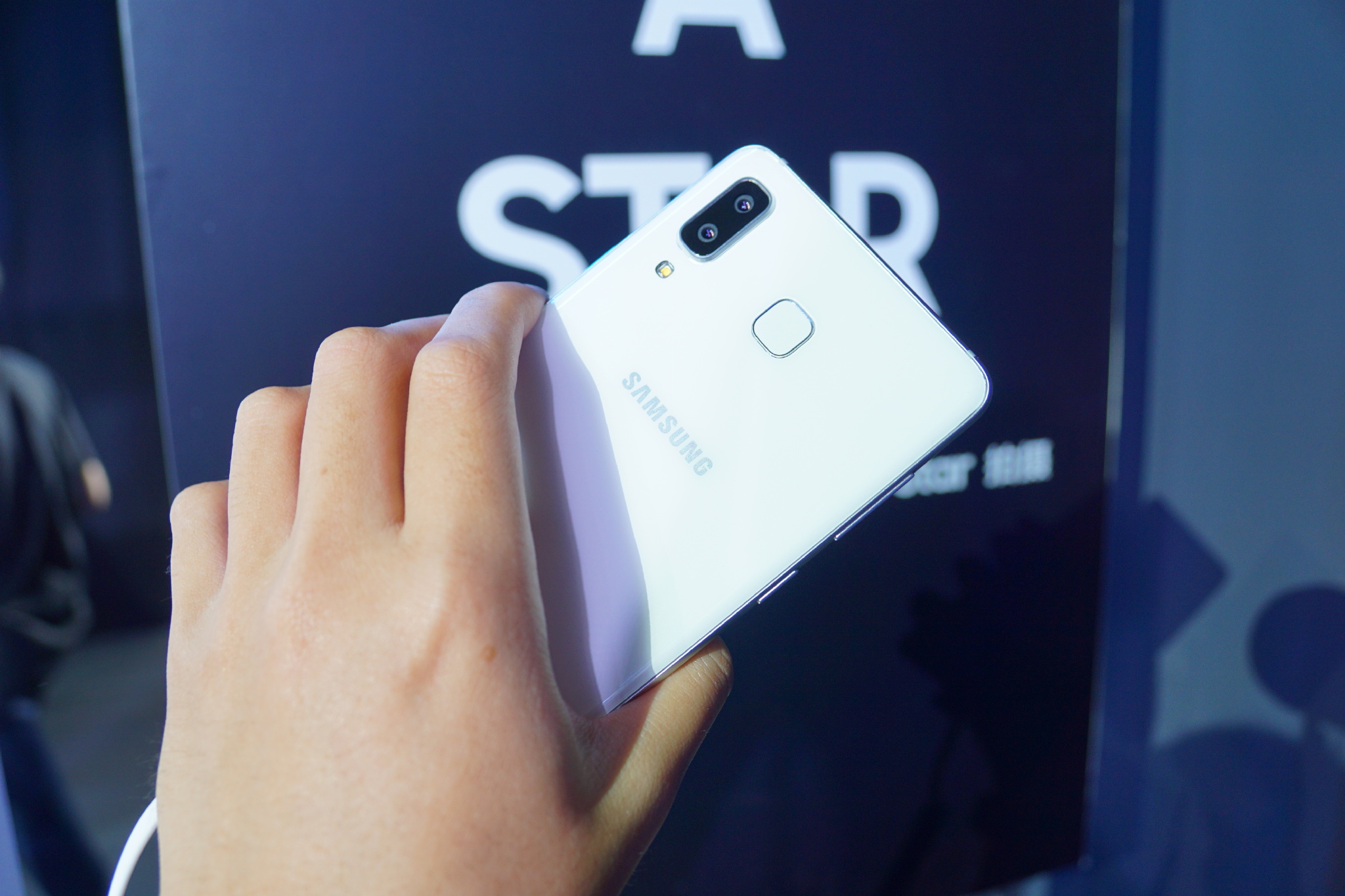 三星galaxy a9 star真机上手照,快点打分.