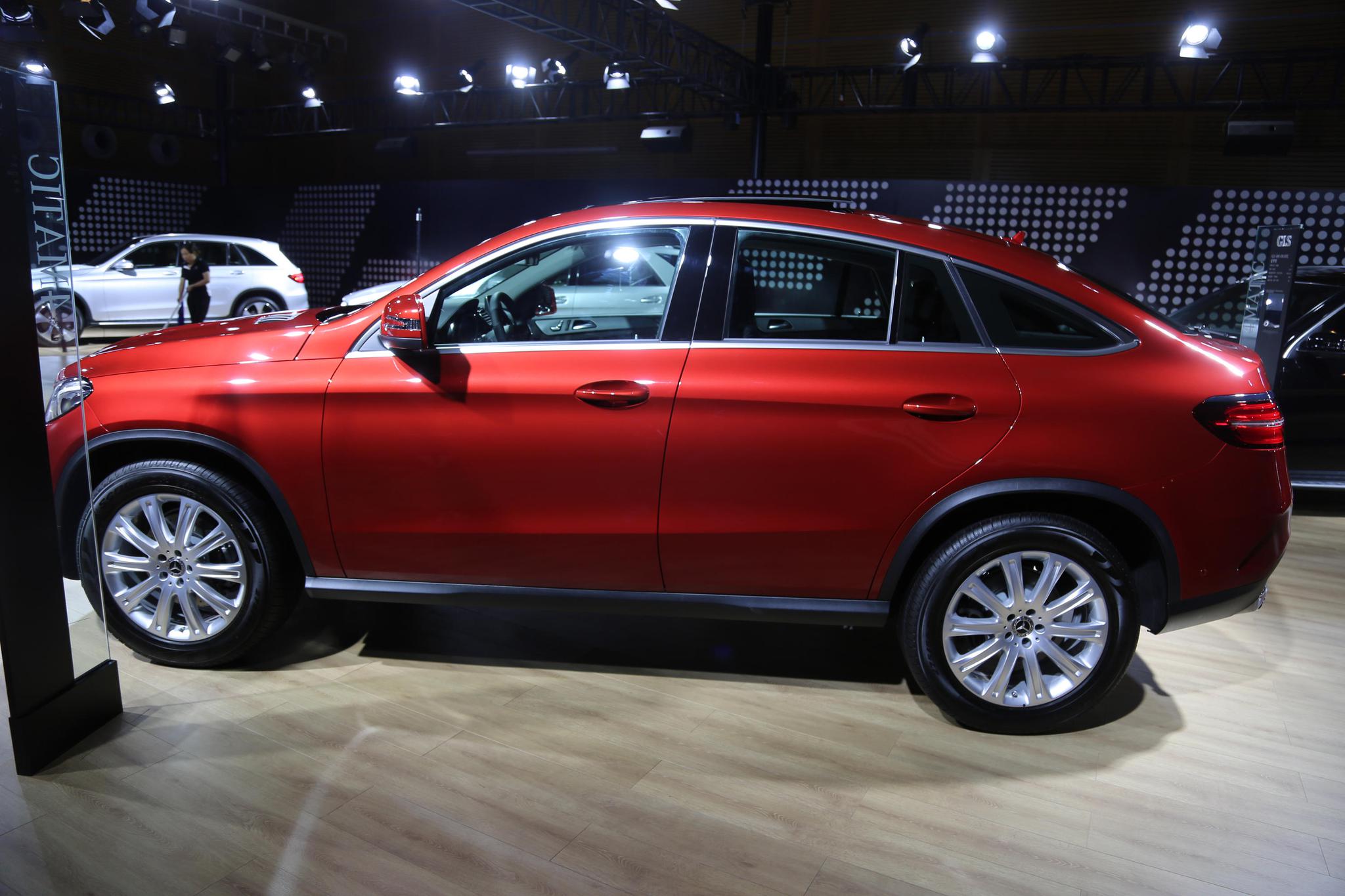 凌驾一切路况,奔驰 gle 320 coupe 轿跑suv,车展实拍!