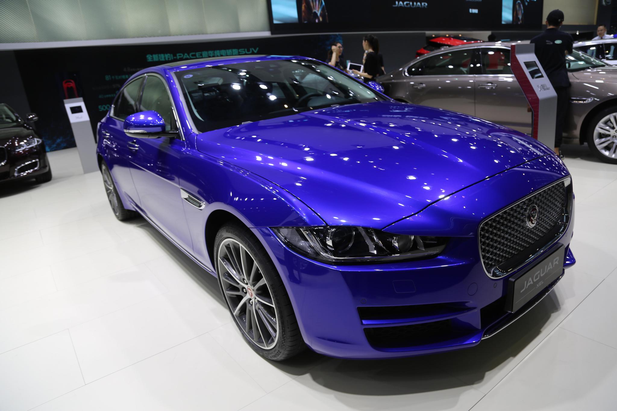 实拍捷豹jaguar xel,跑车级性能,激发决胜弯道的快感!