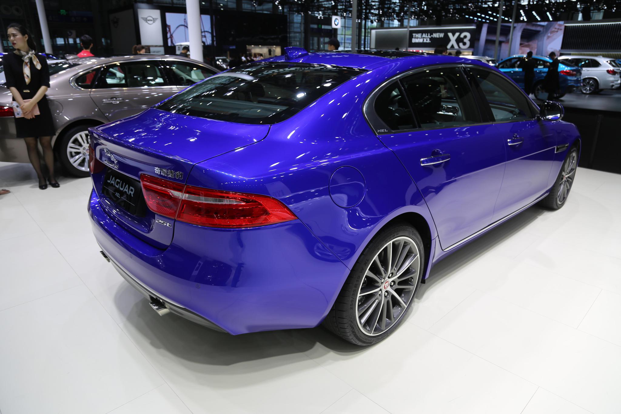 实拍捷豹jaguar xel,跑车级性能,激发决胜弯道的快感!