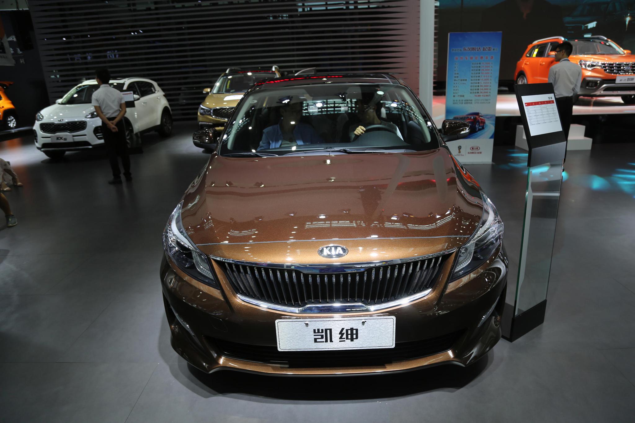 东风悦达起亚凯绅,年轻新贵专属座驾,2018深港澳车展实拍!