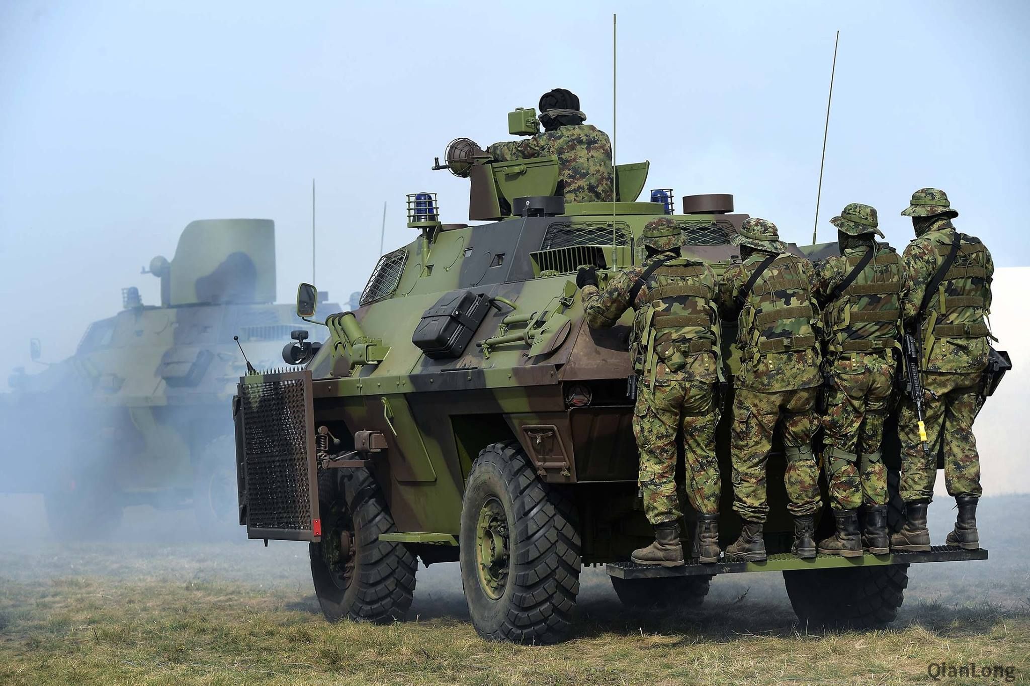 塞尔维亚举行反恐演习 多支特种部队表现抢眼