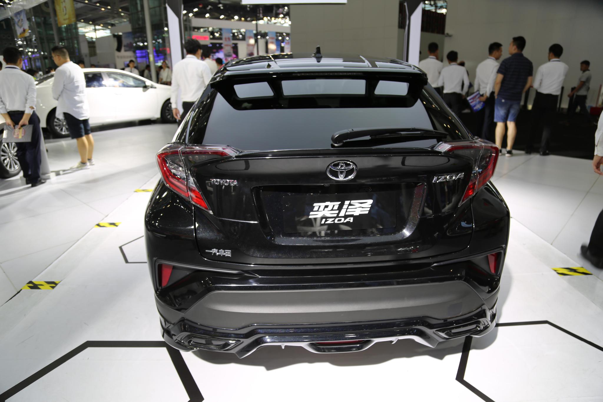 一汽丰田奕泽izoa,18万级别新生代炫酷suv,车展实拍!