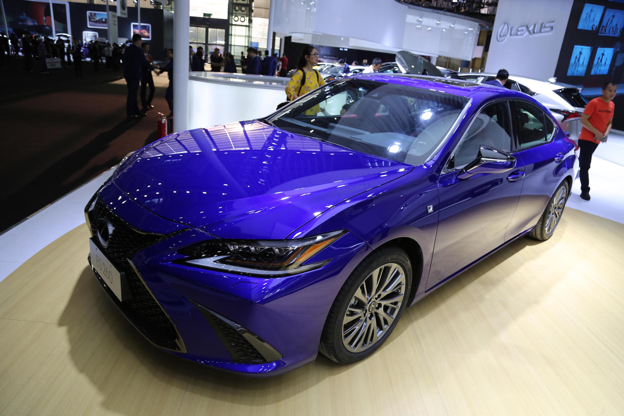 雷克萨斯es 260,豪华行政级轿车,将亮相昆明国际车展!