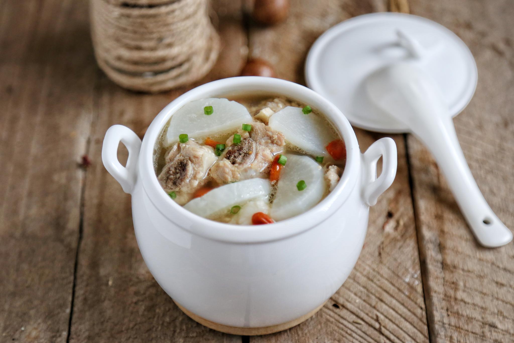 炎炎夏日,要多喝这6道汤,清热降暑,营养美味,每天一道换着喝