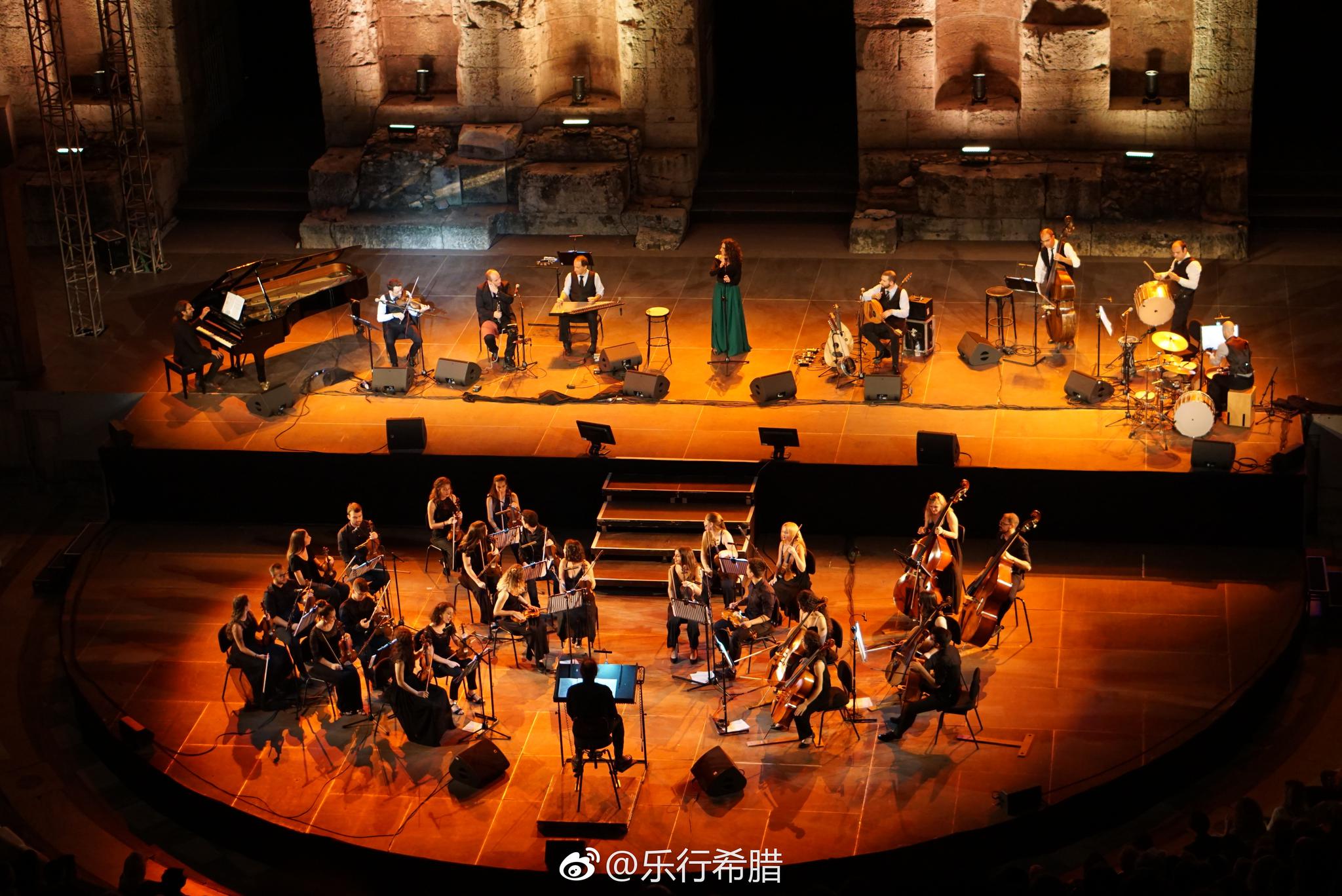 希腊音乐家们告诉我,eleftheria是希腊最著名的音乐家之一