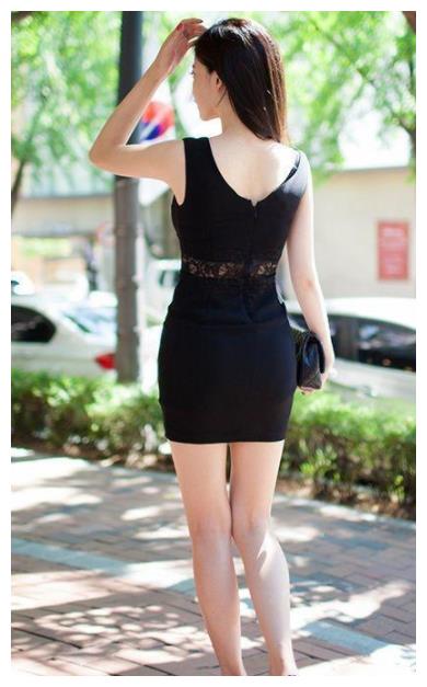 街拍:甜蜜动人的紧身包臀裙美女,回头率特别高!