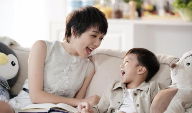 杨乐乐罕见晒出小沐沐正面照 萌娃完美继承妈妈高颜值