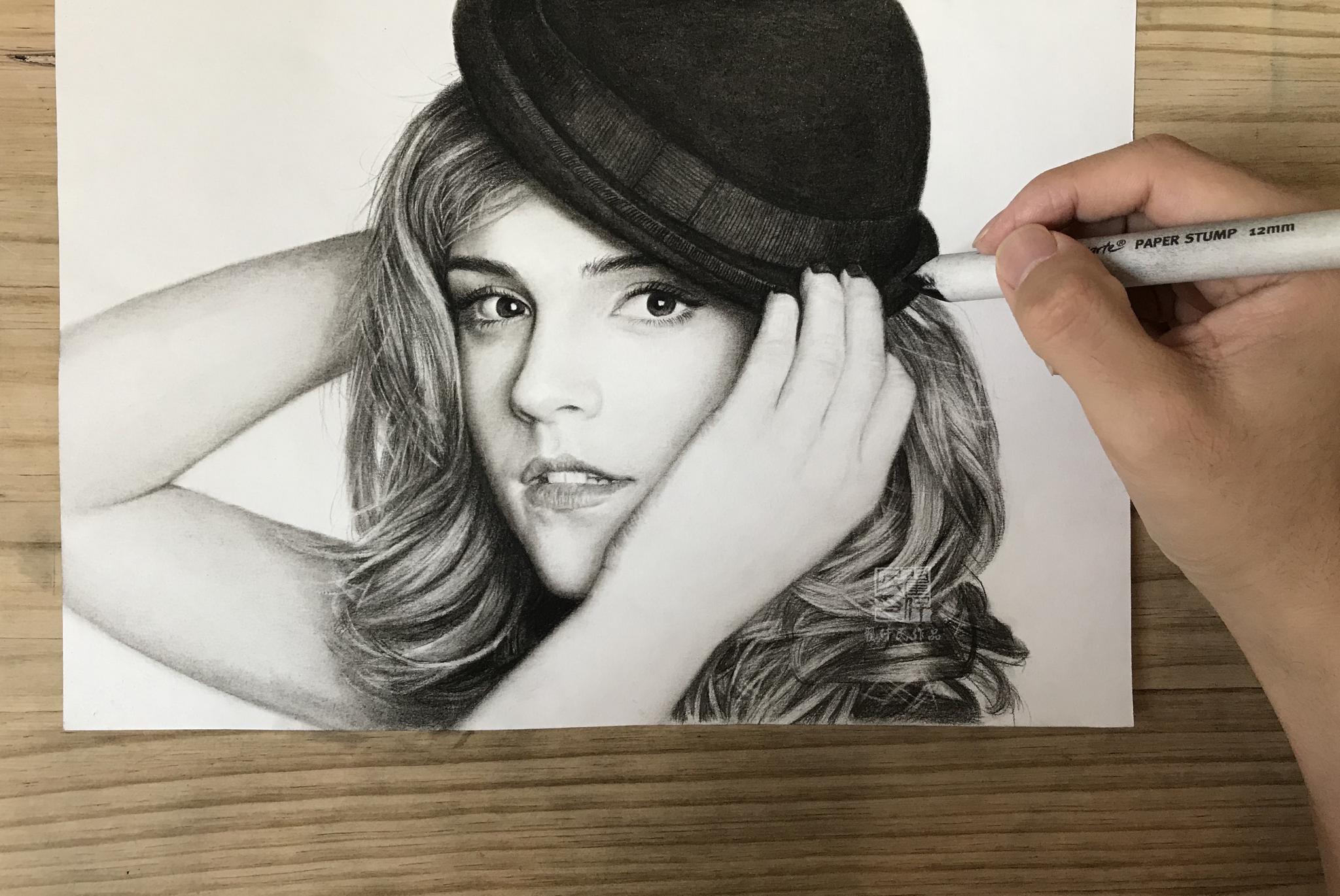 艾玛a4素描,作者认识她是和姐姐看《美女与野兽》