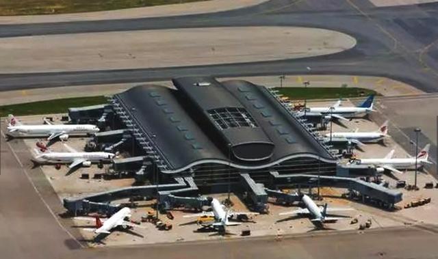 (约合人民币27亿元),历时6年,圣赫勒拿岛机场于2016年6月正式对外开放