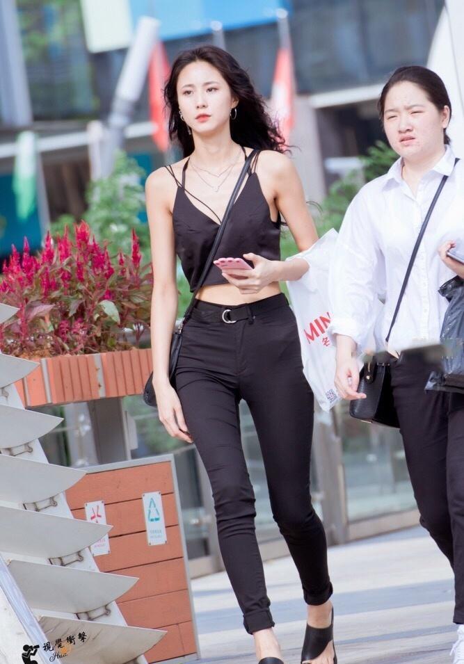 路人街拍, 吊带文胸款背心 小蛮腰