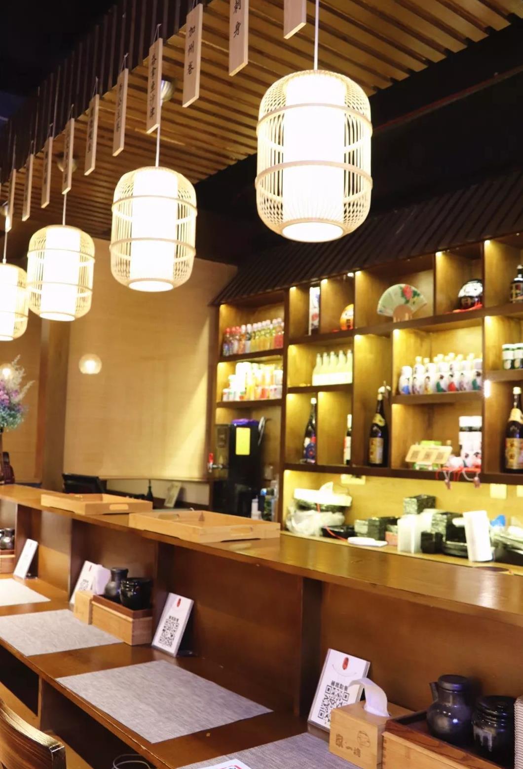深夜食堂:拔草乌鲁木齐这5家神级餐厅,光靠颜值就能喂饱你!