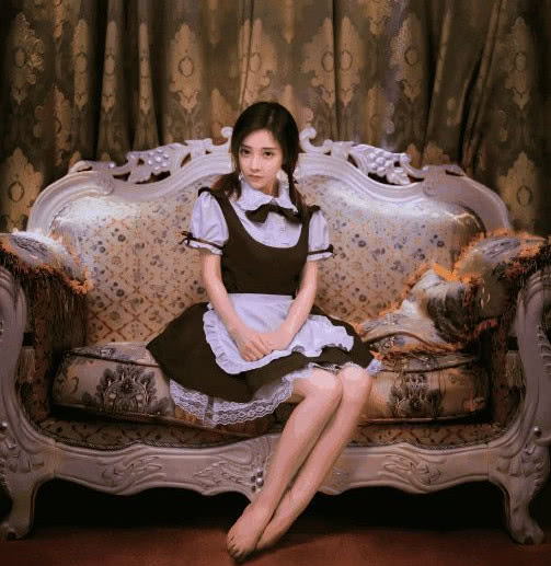 网红有5美:阿冷的腿,嘟嘟的嘴,冯提莫的脚,最魅惑的是她的腰