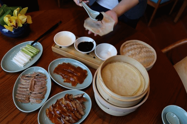 在上海嘉定第一高楼吃北京烤鸭是一种什么样的独特体验