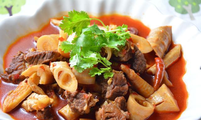 超级巴适的经典菜肴——笋子烧牛肉