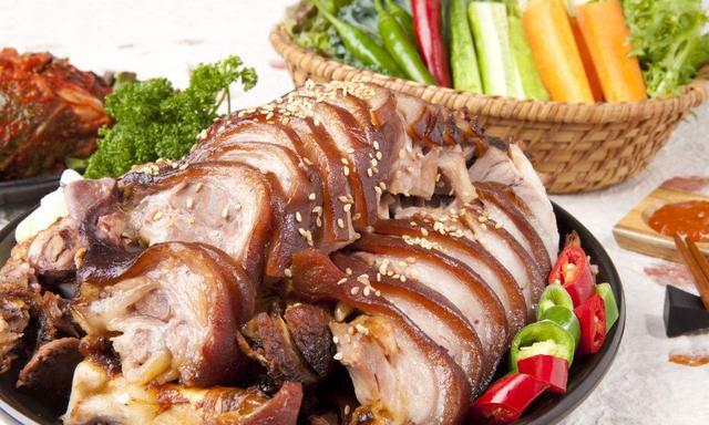 著名的酱卤猪肉的配方,十分宝贵,已使用35年,名声早已威震四海