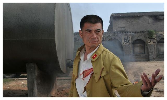 上过两次春晚,捧红丈夫后遭抛弃,丈夫却娶小7岁的影后!