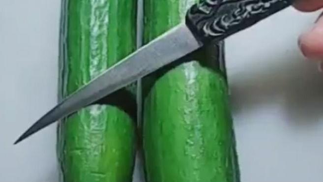 教你轻松学会用黄瓜雕花,真是太棒了