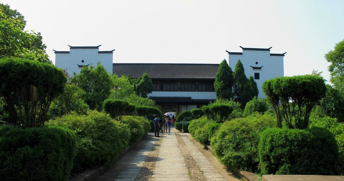 古镇蕲州有个李时珍陵园