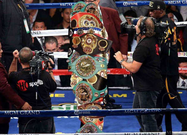 除了豪车飞机,还有金腰带