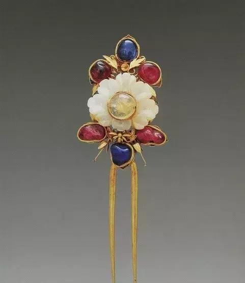 欧亚达卓刀泉古玩城中国古代女性发饰中的钗簪步摇