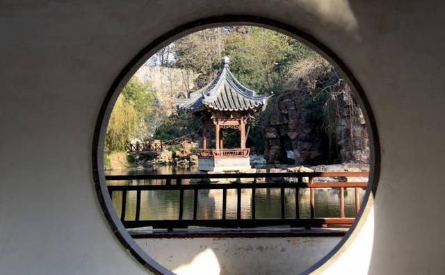 相比于四大名园,水绘园的名气无疑是小了很多