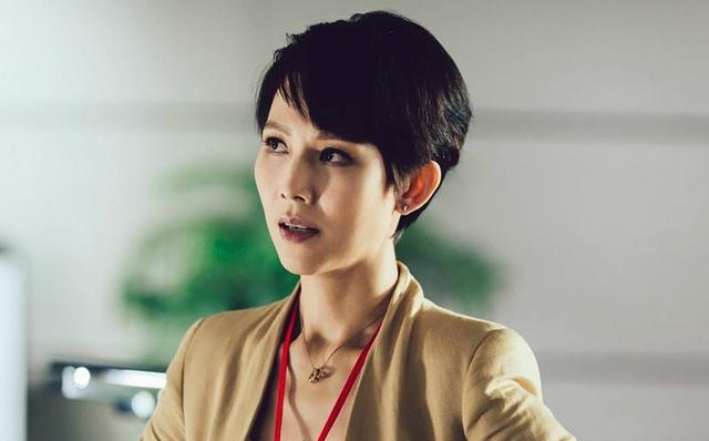 她童年命运坎坷,成名后一心为家庭,网友:她真是好女儿和好老婆