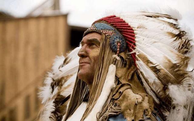 一夫多妻制:非洲酋长皇帝妻妾4000, 死后挑41位漂亮者陪葬