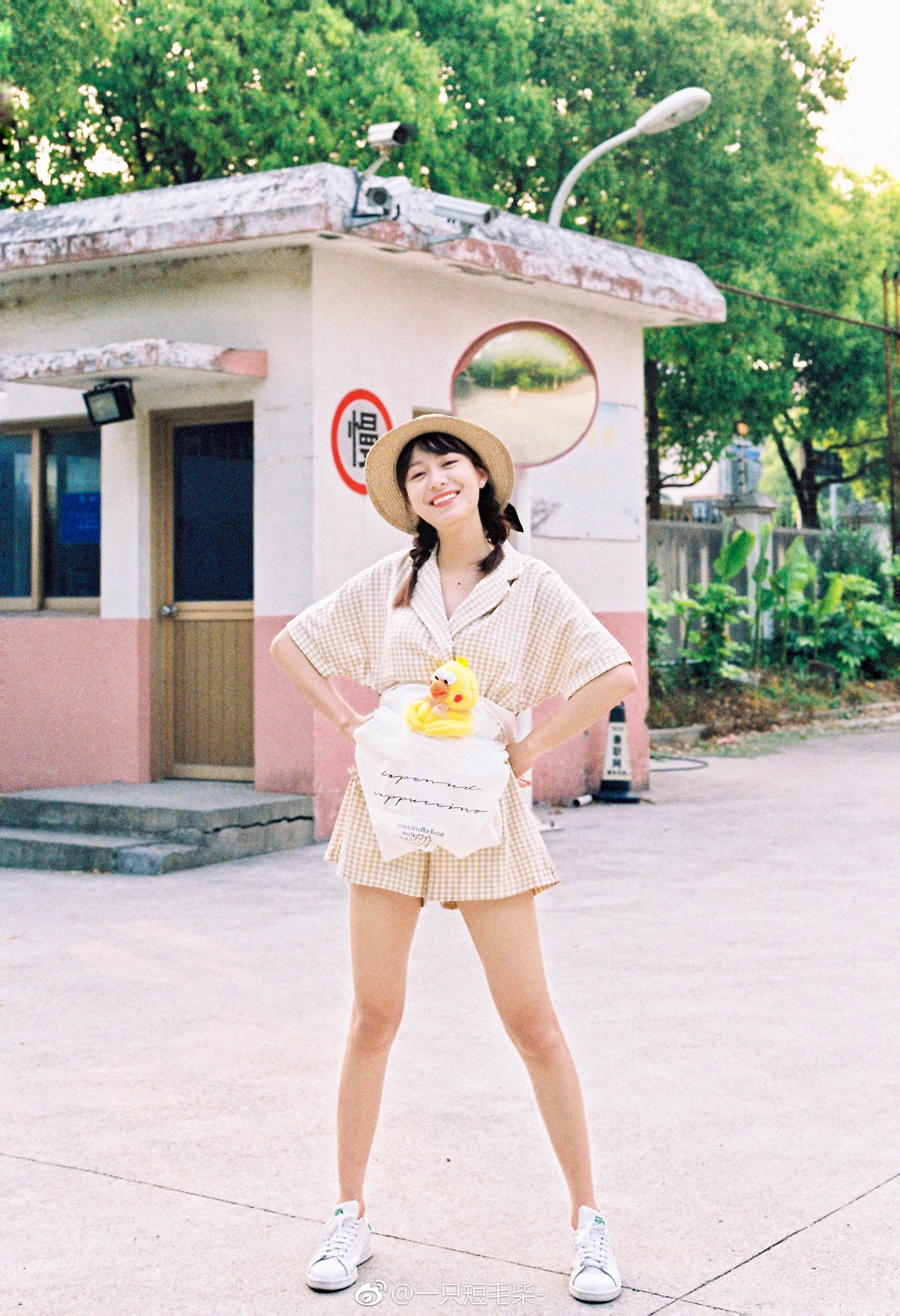 "我情绪中的四季 都由你冠名播出"9799 @牛泽萌 91 @一只短毛柴