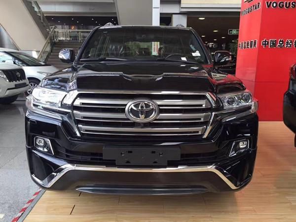 18款丰田酷路泽5700黑色顶配多少钱 中东陆巡5.7白色顶配现车价格