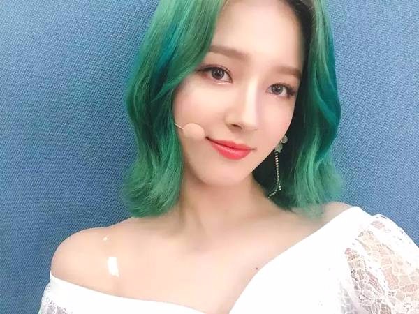 节目中,艺能感十足,收获了不少人气,而盛世美颜的队内成员nancy和妍雨