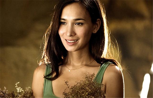 《战狼2》性感女主卢靖姗,韩庚霸气5个字,抱得美人归!