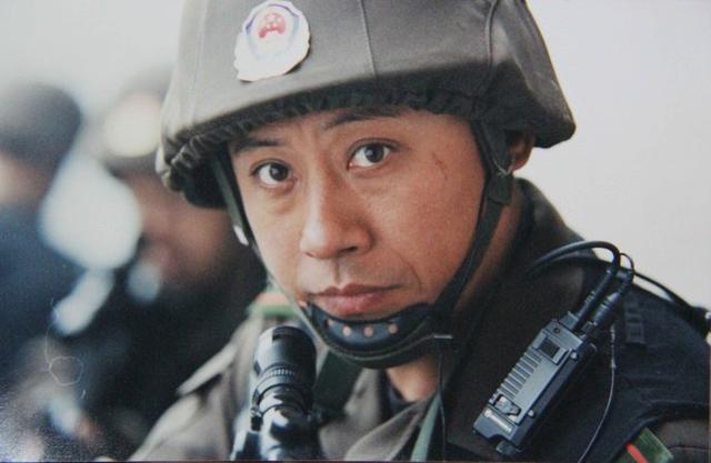 仇永力 / 李明启 / 王润身 / 杨蓉 / 姚德强导演: 于敏《武装特警》