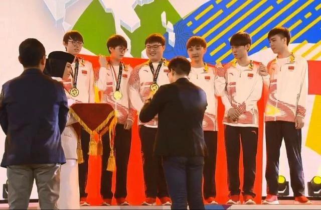 终于等到这一天!央视报道LOL亚运会夺冠,中国